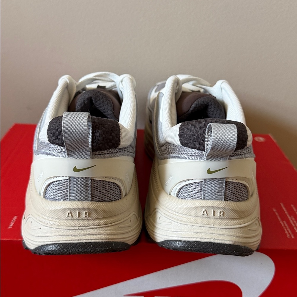 Nike Air Max Bliss Wolf Grey DZ4707-001 Women’s Size 5 - Picture 4 of 6